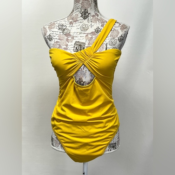 SHADE & SHORE Yellow One-Piece keyhole front Swimsuit size L - Picture 3 of 12